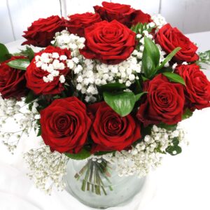 12 Luxury Red Naomi Roses