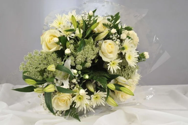 white bouquet flowers