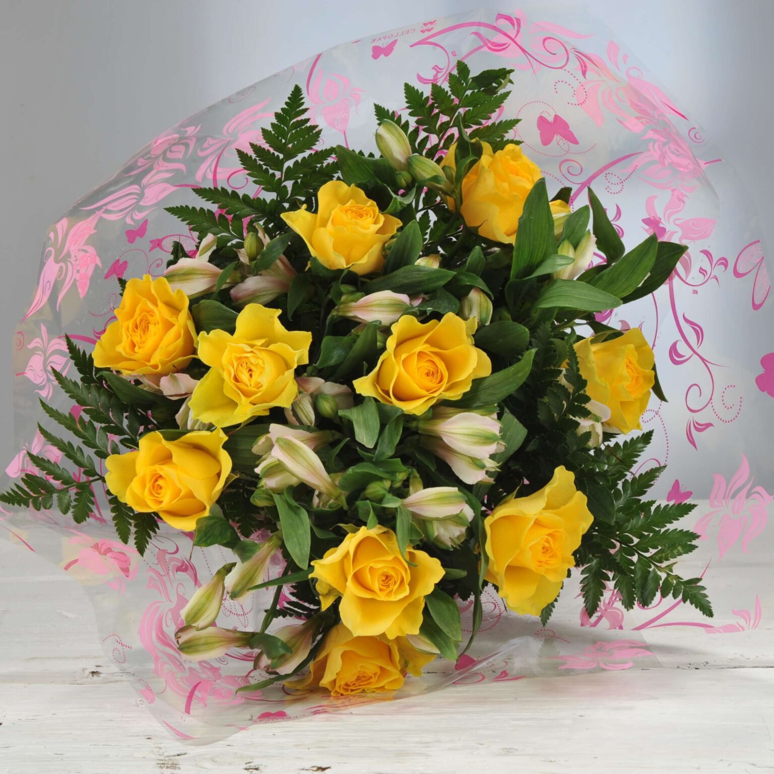 Homeland Florists Superb Mixed Fresh Flower Bouquet with a Single Large Naomi Velvet Rose at its Heart, Large, Red