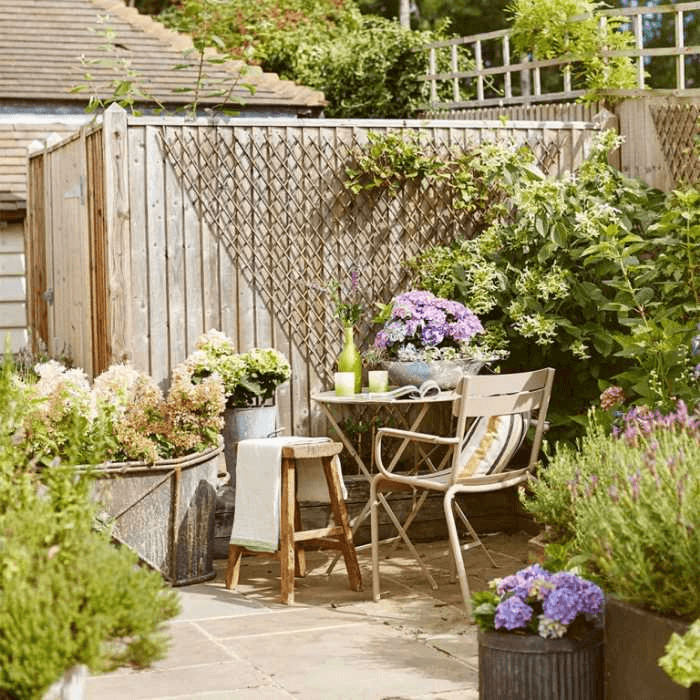 Modern Patio Oasis
