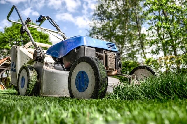 grass clippings using lawmower