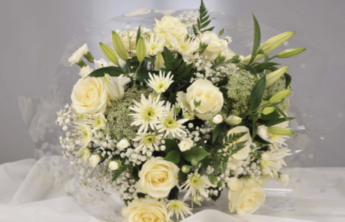 Deluxe White Flower Bouquet photo review