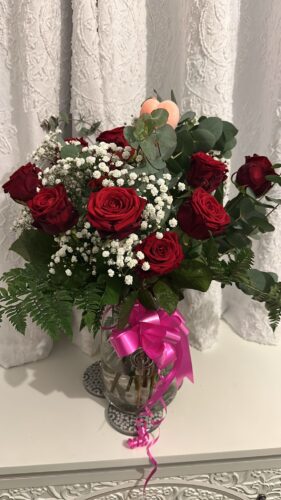 12 Luxury Red Naomi Roses photo review