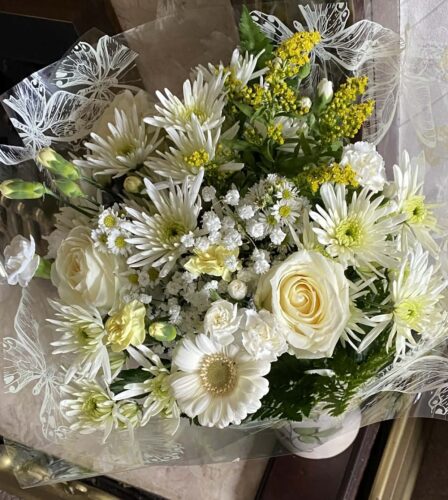 Cream and Lemon Mixed Bouquet Flowers photo review