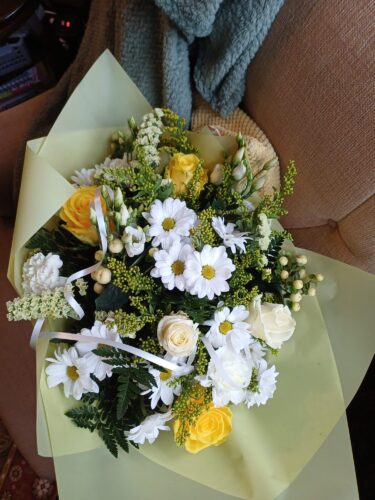 Cream and Lemon Mixed Bouquet Flowers photo review